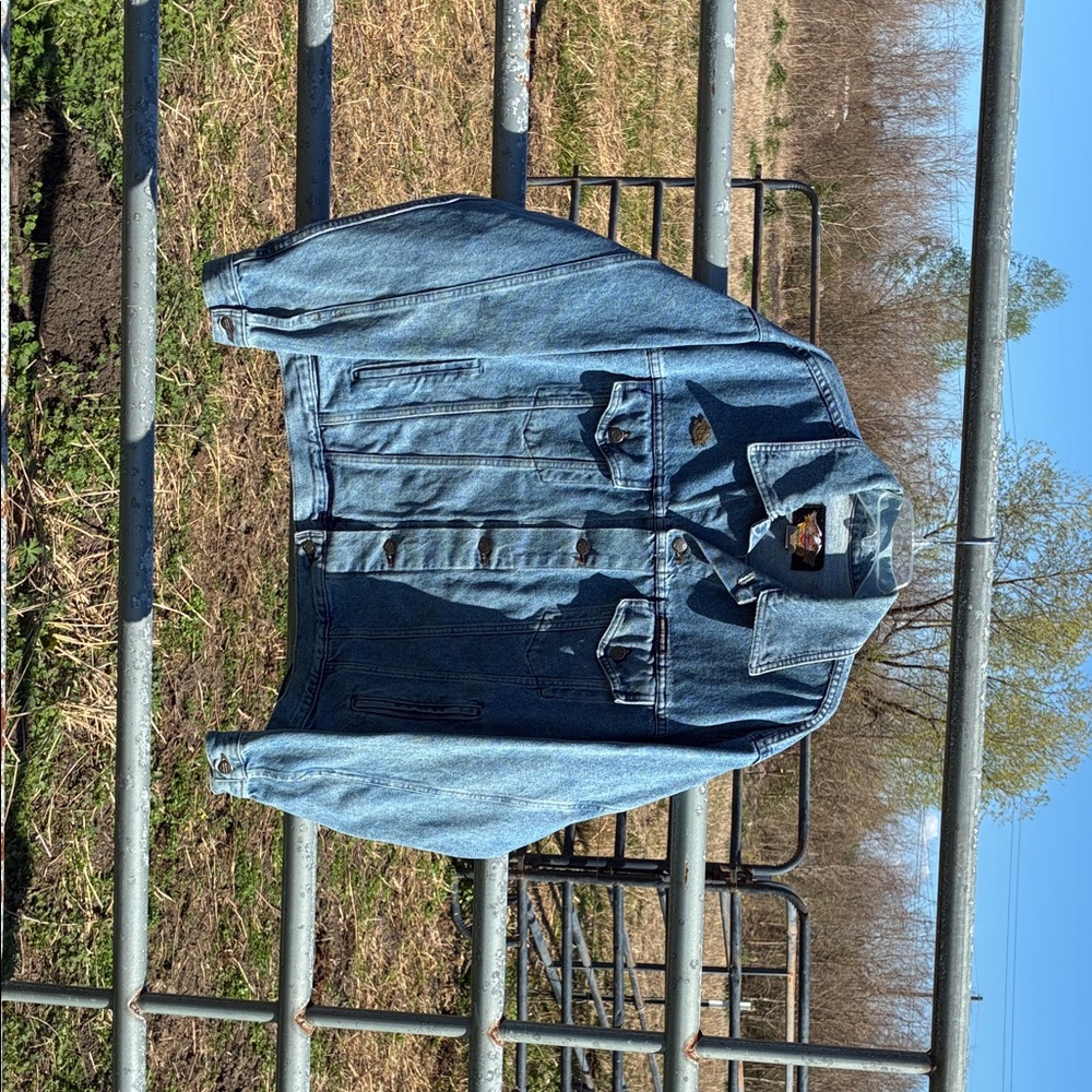 Authentic Harley-Davidson Blue Denim Jacket, Size M with pin included - Picture 4 of 14